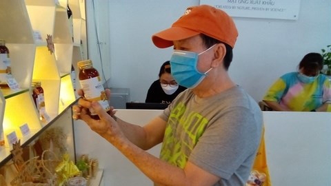 Agricultural leaders work to save honey exports to US